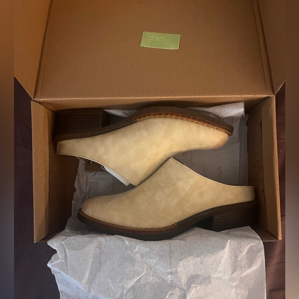 NWT American Rag mules - Picture 2 of 6